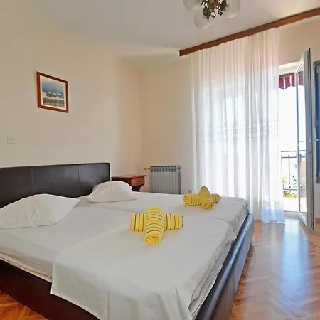 Double 10302f Konukevi Podstrana